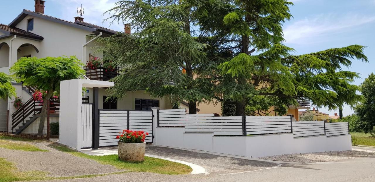 Fiori Apartment Умаг Екстериор снимка